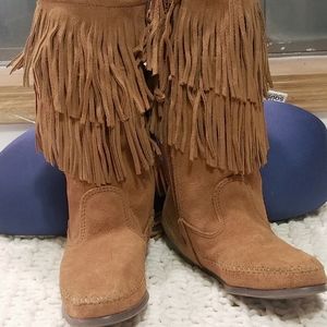 Minnetonka Tan Suede Leather Fringed Boots